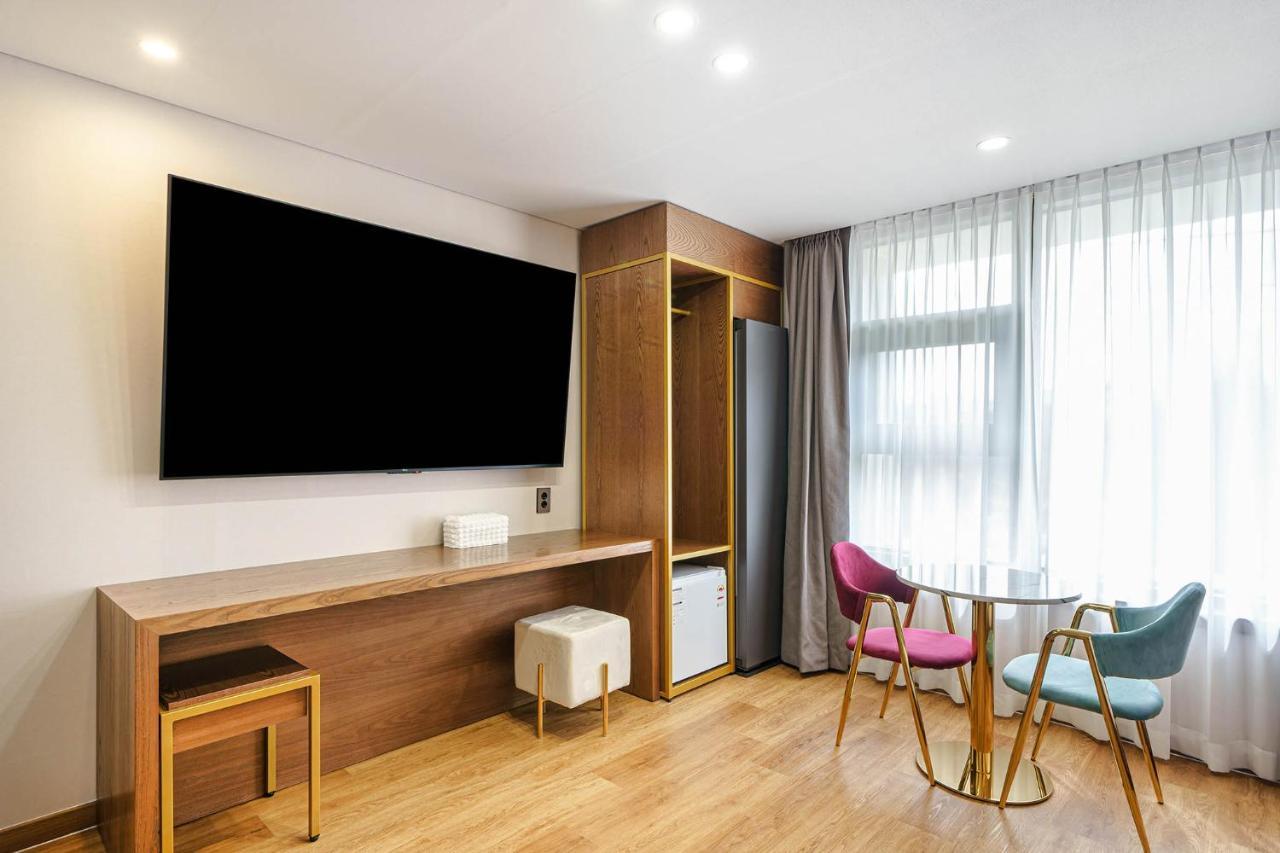 Browndot Hotel Jeonju Ajung Екстер'єр фото