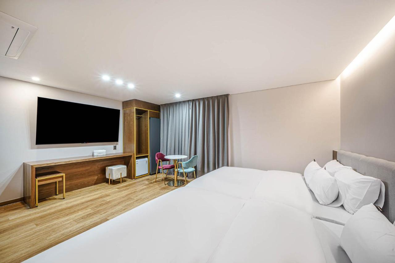 Browndot Hotel Jeonju Ajung Екстер'єр фото